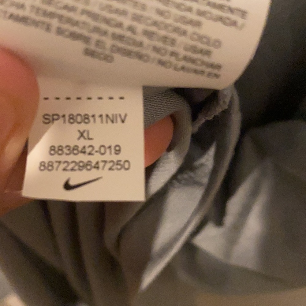 Nike sleeveless tank top - Picture 6 of 6
